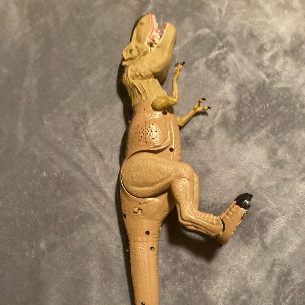 Large T-Rex Roars Leg Movement Head Tyrannosaurus Turn